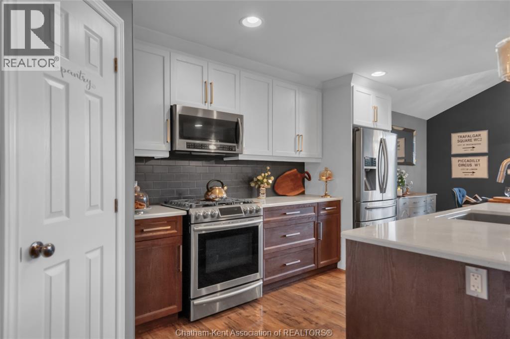 Photo 15 of 247 Hudson Drive, Chatham ON