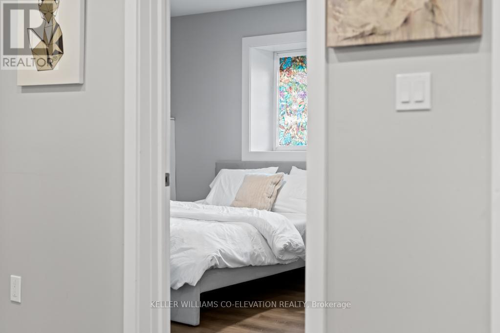 Photo 13 of 1 164 168 Picton Street E, Hamilton ON