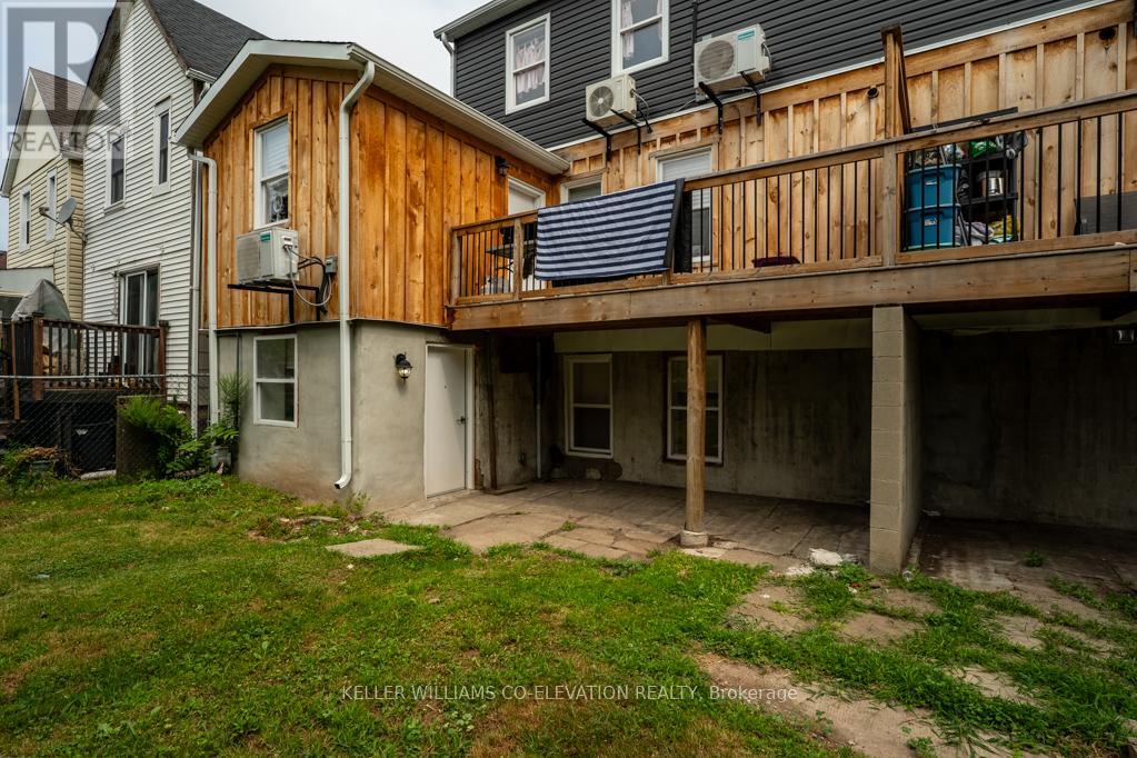 Photo 36 of 1 164 168 Picton Street E, Hamilton ON