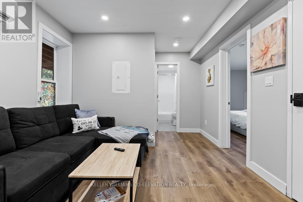 Photo 5 of 1 164 168 Picton Street E, Hamilton ON