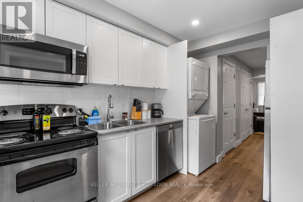 Photo 17 of 2 164 168 Picton Street E, Hamilton ON