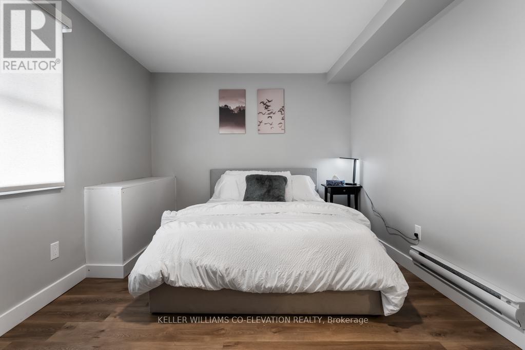 Photo 28 of 2 164 168 Picton Street E, Hamilton ON
