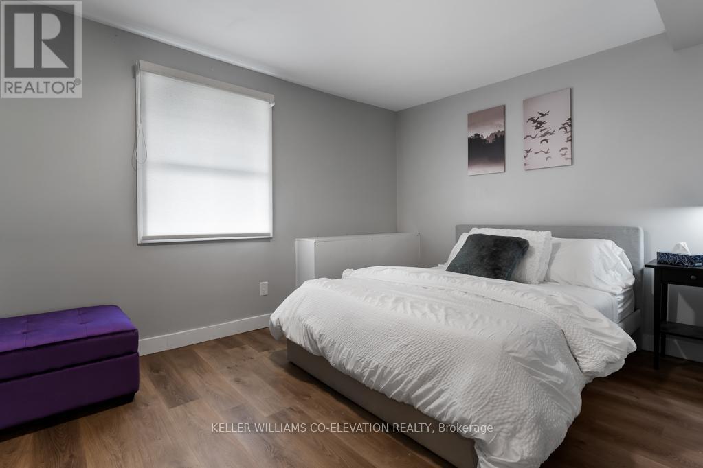 Photo 1 of 2 164 168 Picton Street E, Hamilton ON