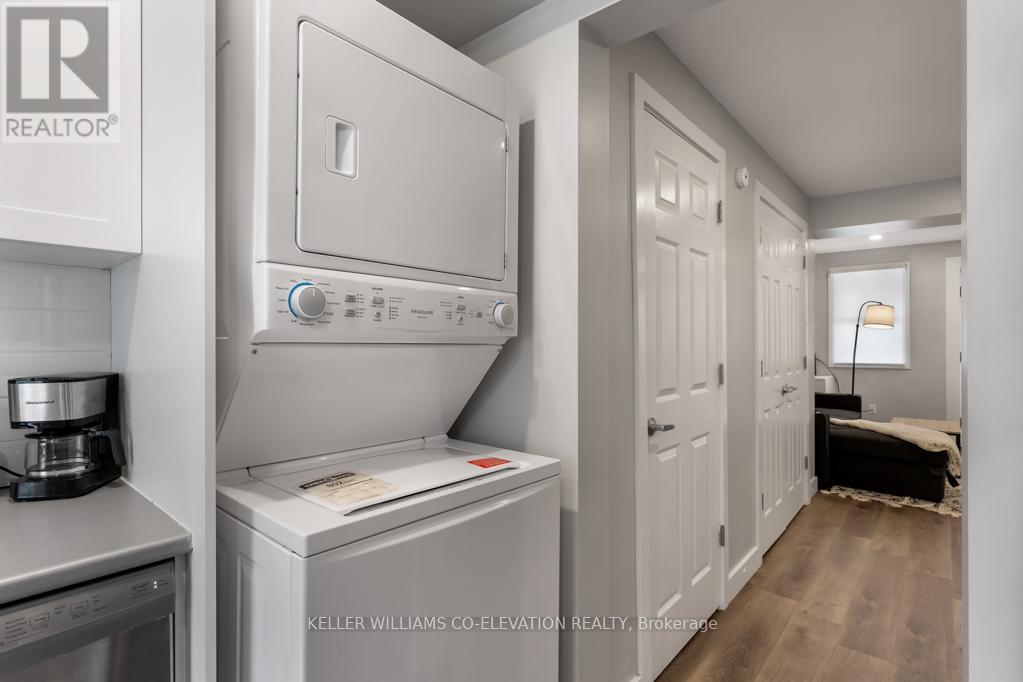 Photo 15 of 2 164 168 Picton Street E, Hamilton ON