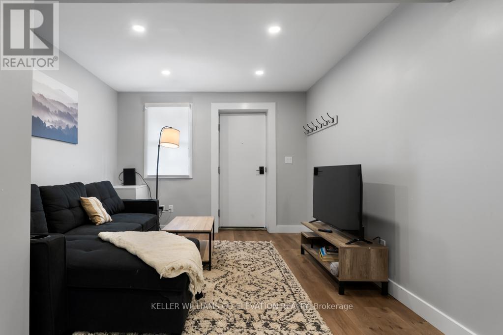 Photo 10 of 2 164 168 Picton Street E, Hamilton ON