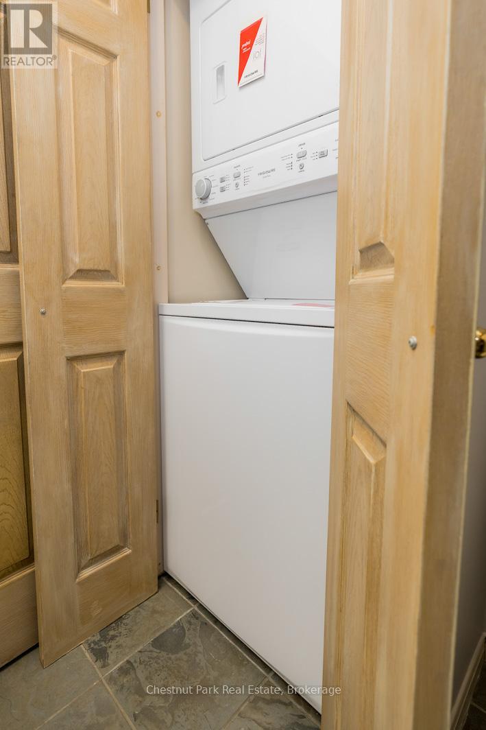 Photo 21 of 197 Escarpment Crescent, Collingwood ON