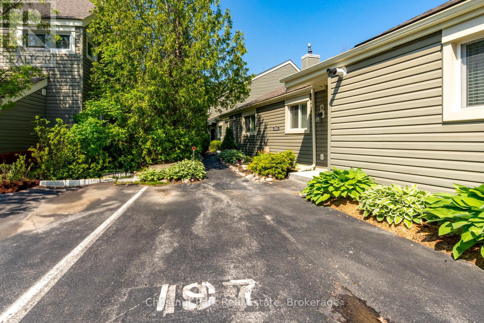 Photo 10 of 197 Escarpment Crescent, Collingwood ON