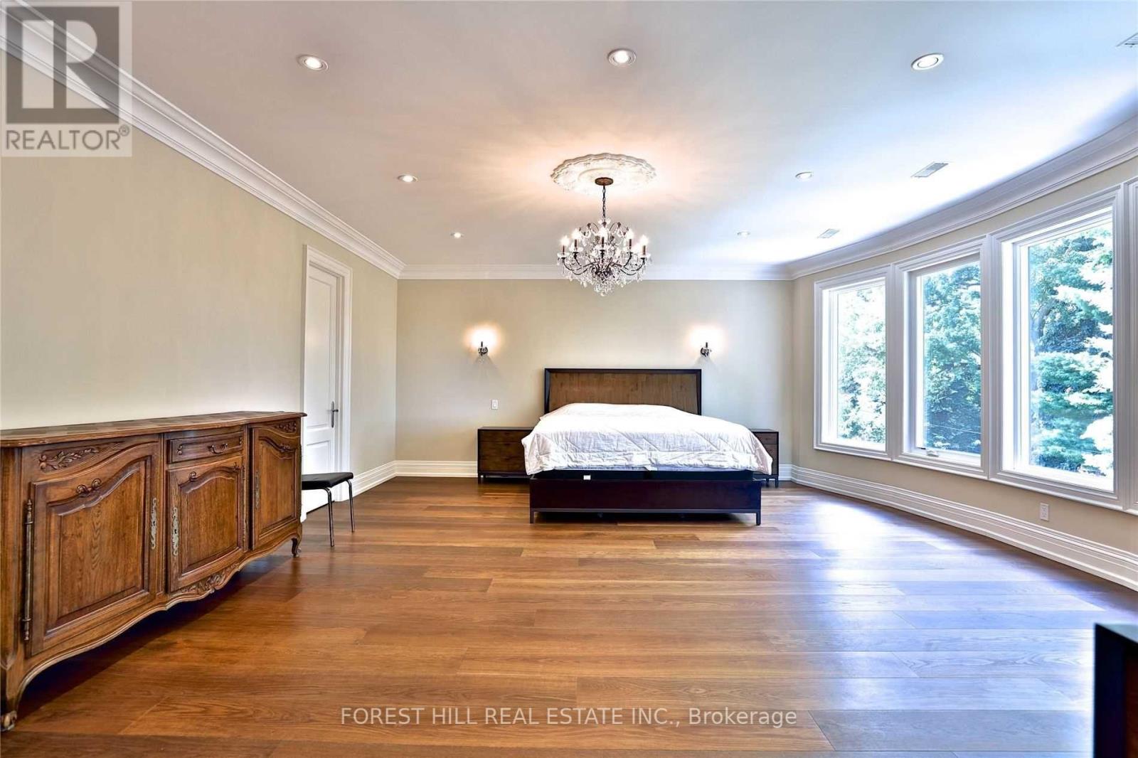 Photo 10 of 126 Beechwood Avenue, Toronto ON
