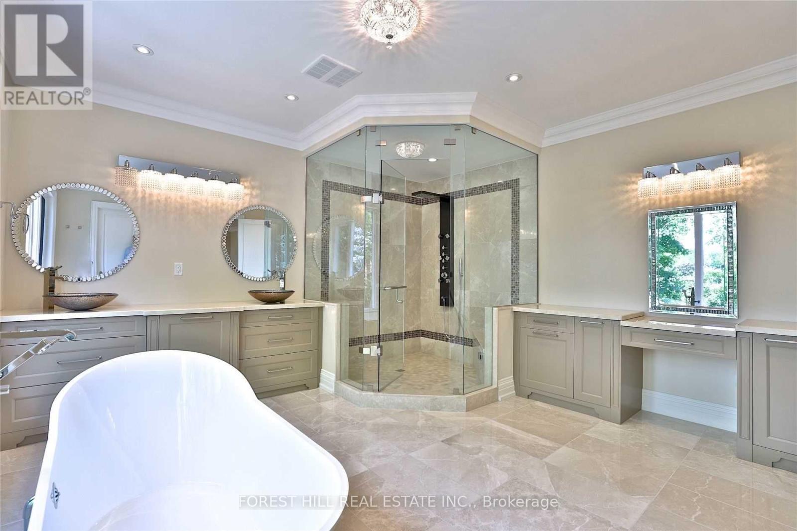 Photo 6 of 126 Beechwood Avenue, Toronto ON