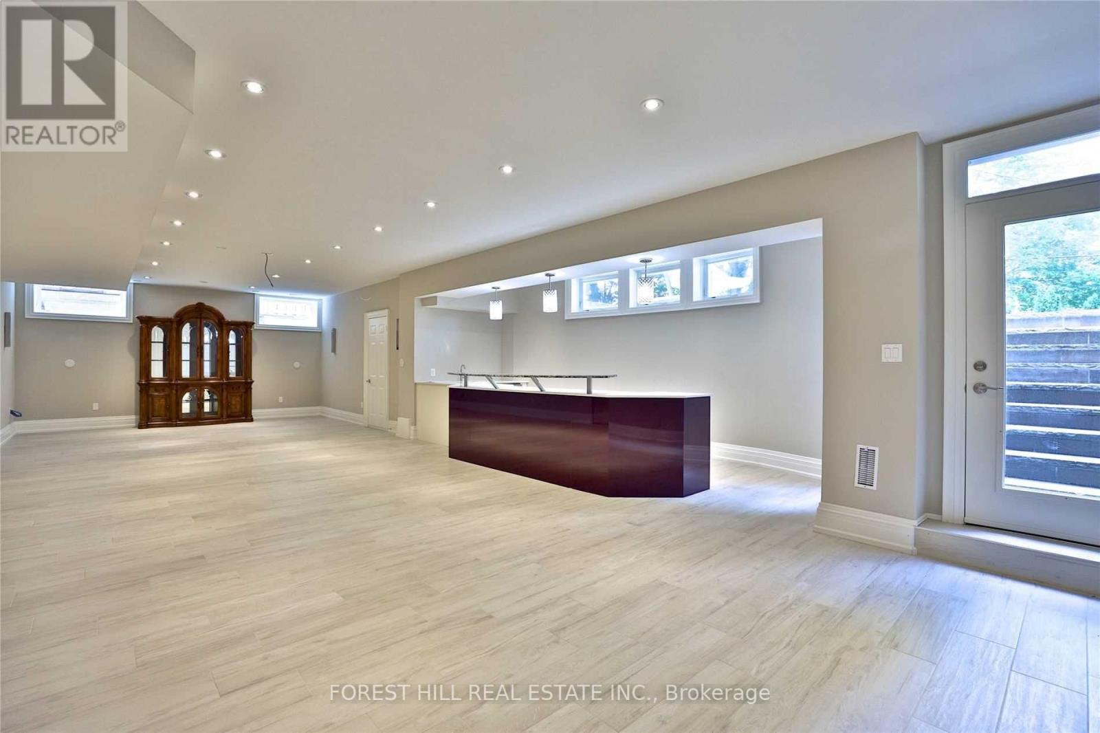 Photo 12 of 126 Beechwood Avenue, Toronto ON