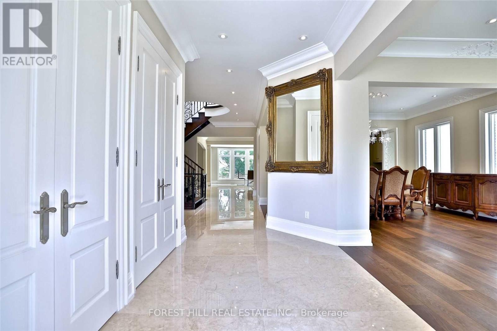 Photo 18 of 126 Beechwood Avenue, Toronto ON