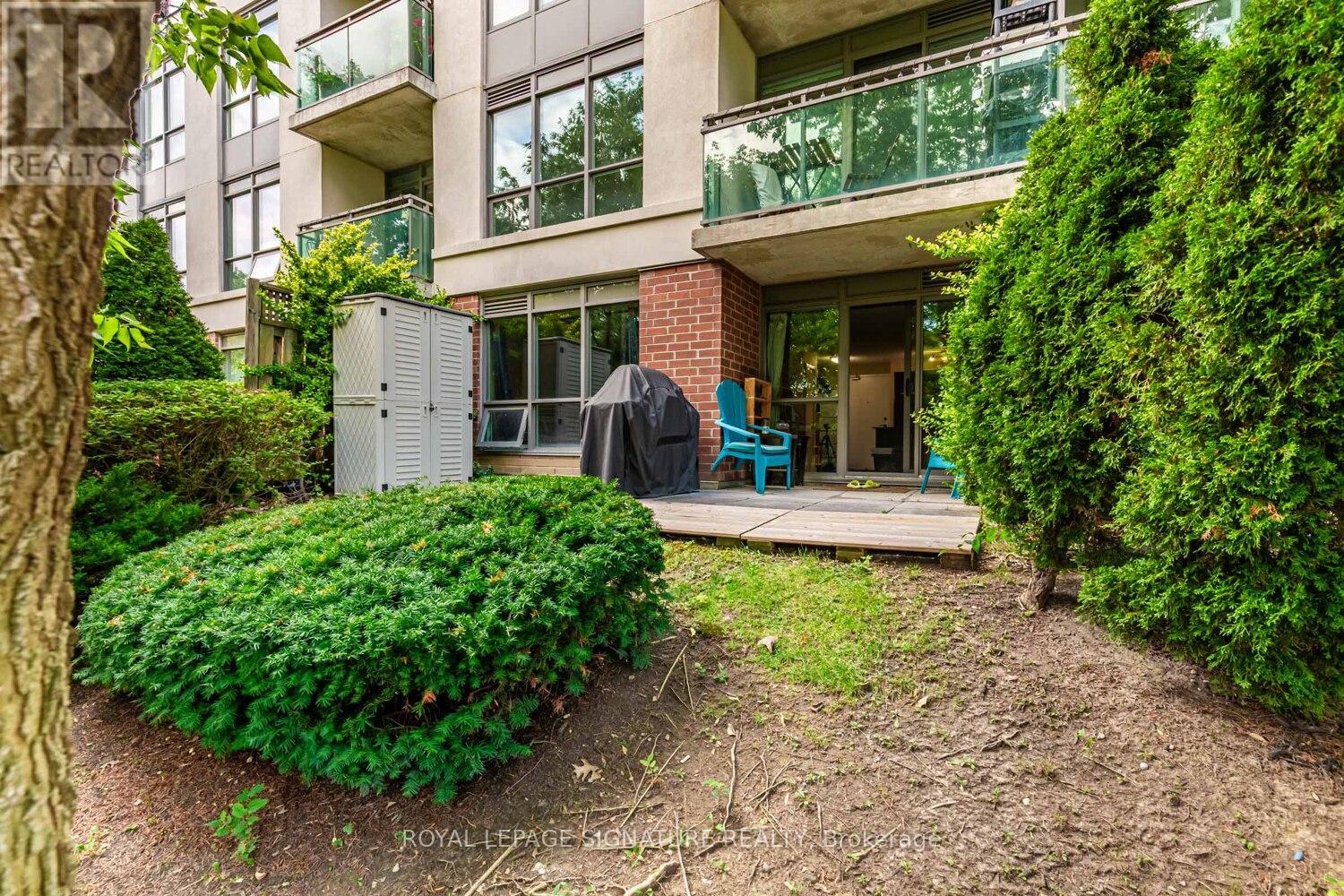 Photo 17 of 221 120 Dallimore Circle, Toronto ON