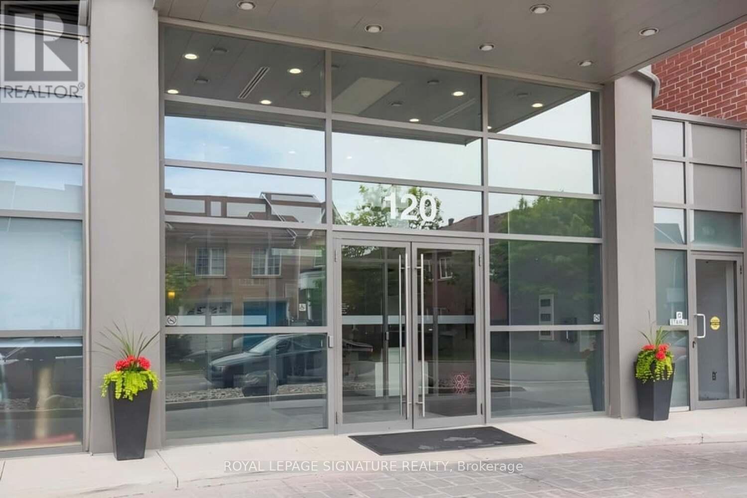 Photo 3 of 221 120 Dallimore Circle, Toronto ON