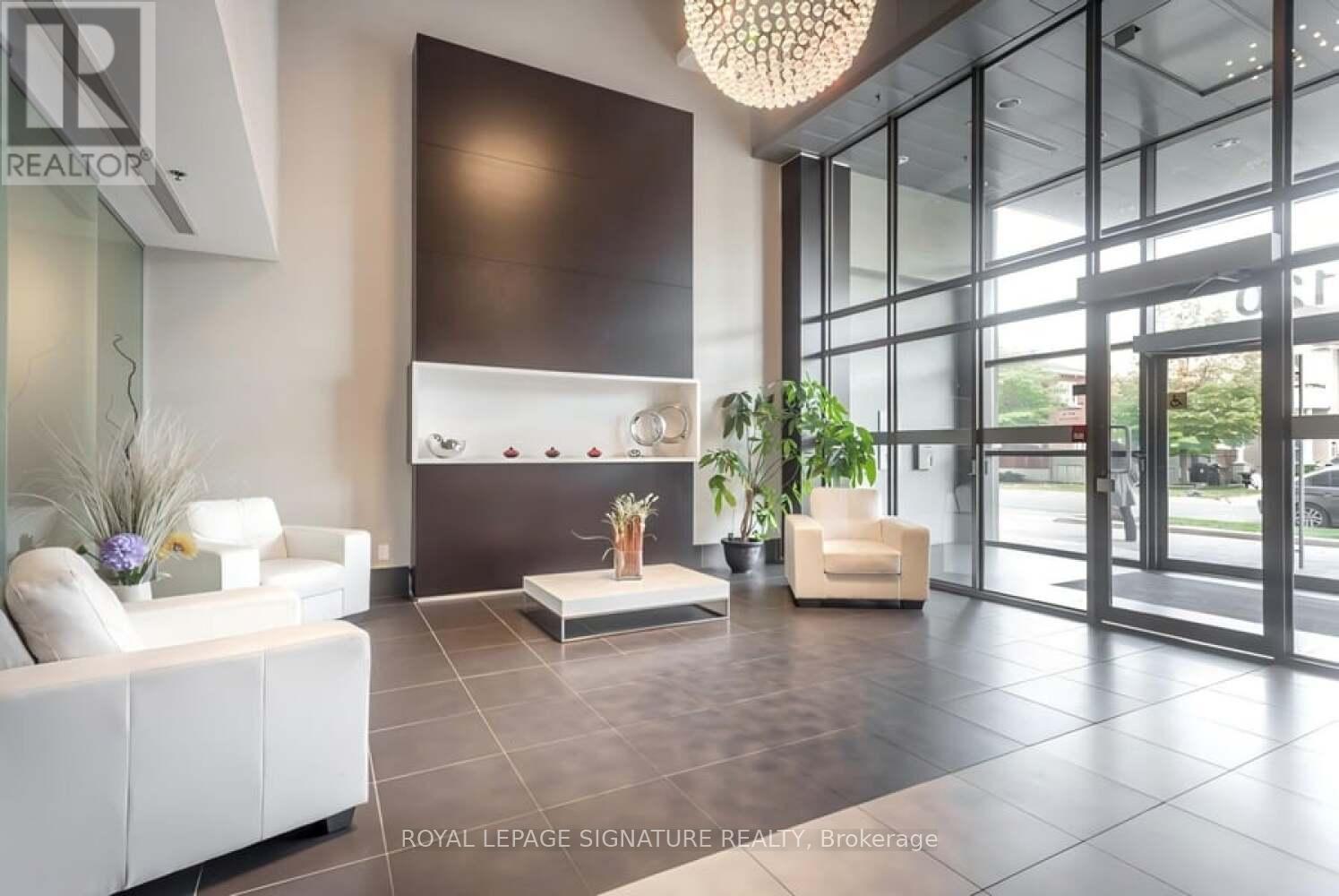 Photo 21 of 221 120 Dallimore Circle, Toronto ON