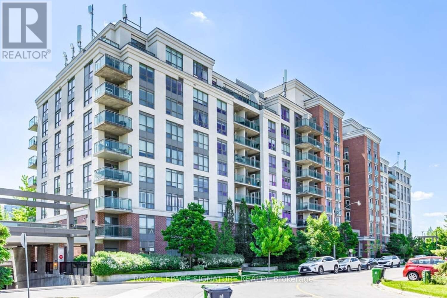 Photo 4 of 221 120 Dallimore Circle, Toronto ON