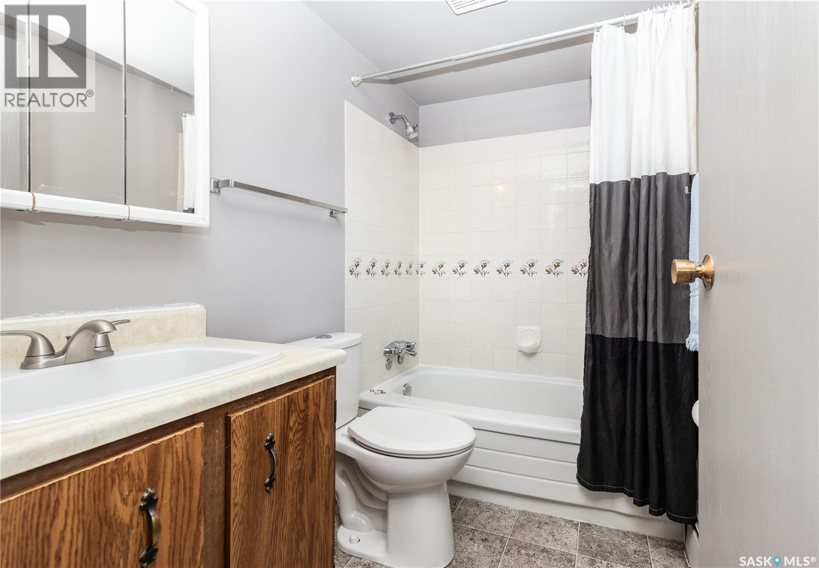 Photo 4 of 307 415 Tait Court, Saskatoon SK