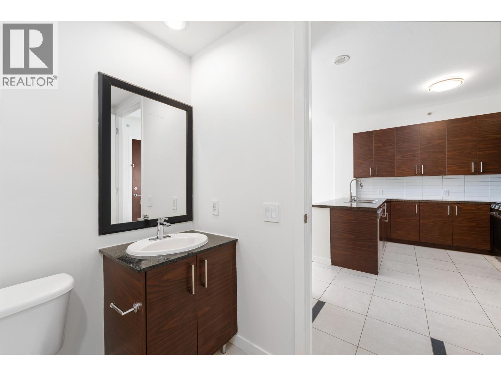 Photo 2 of 1002 2355 Madison Avenue, Burnaby BC