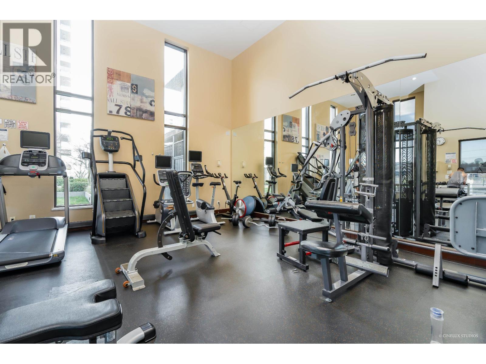 Photo 10 of 1002 2355 Madison Avenue, Burnaby BC