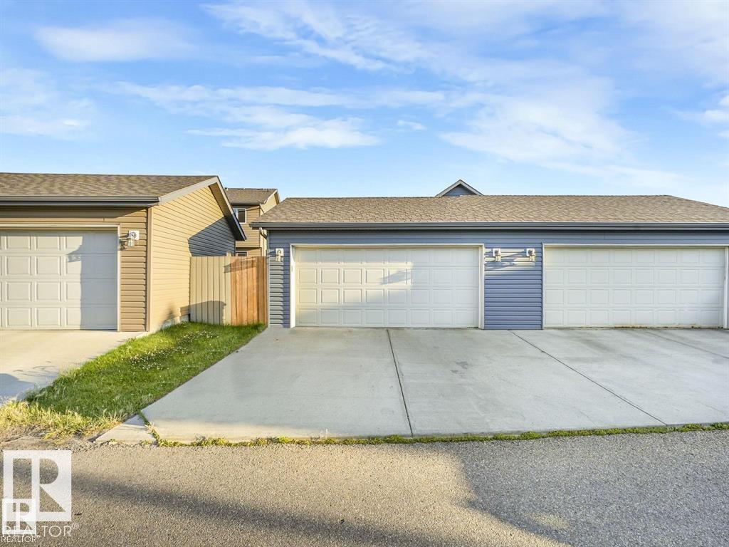 Photo 8 of 2954 18 A Av Nw, Edmonton AB