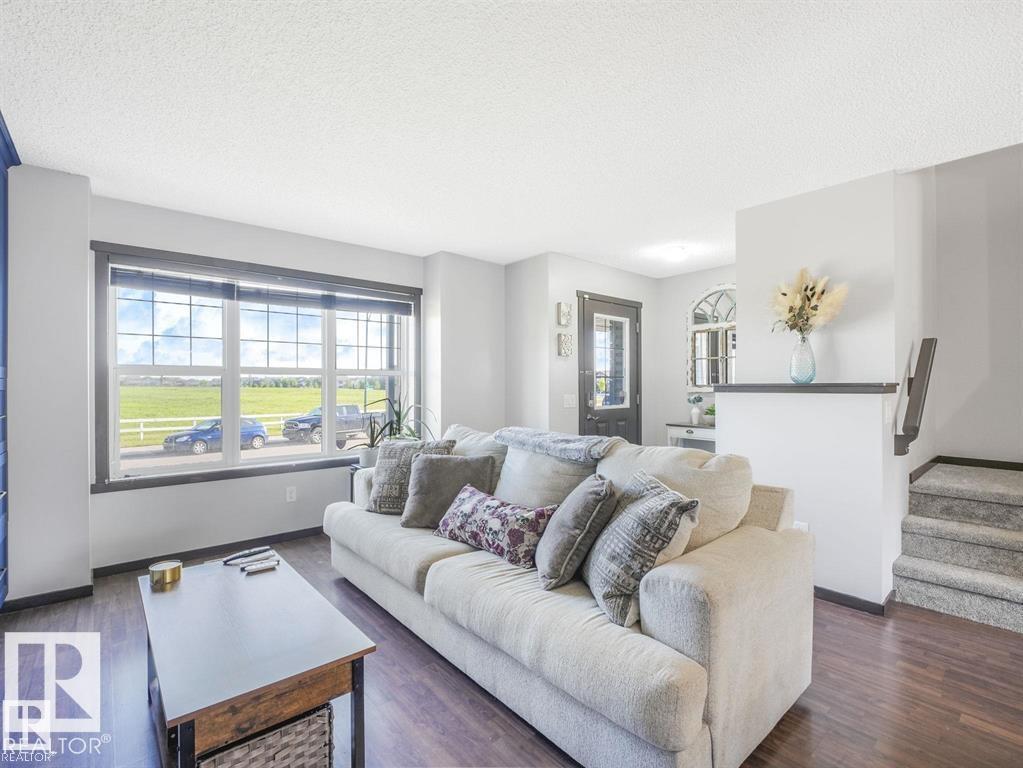 Photo 11 of 2954 18 A Av Nw, Edmonton AB