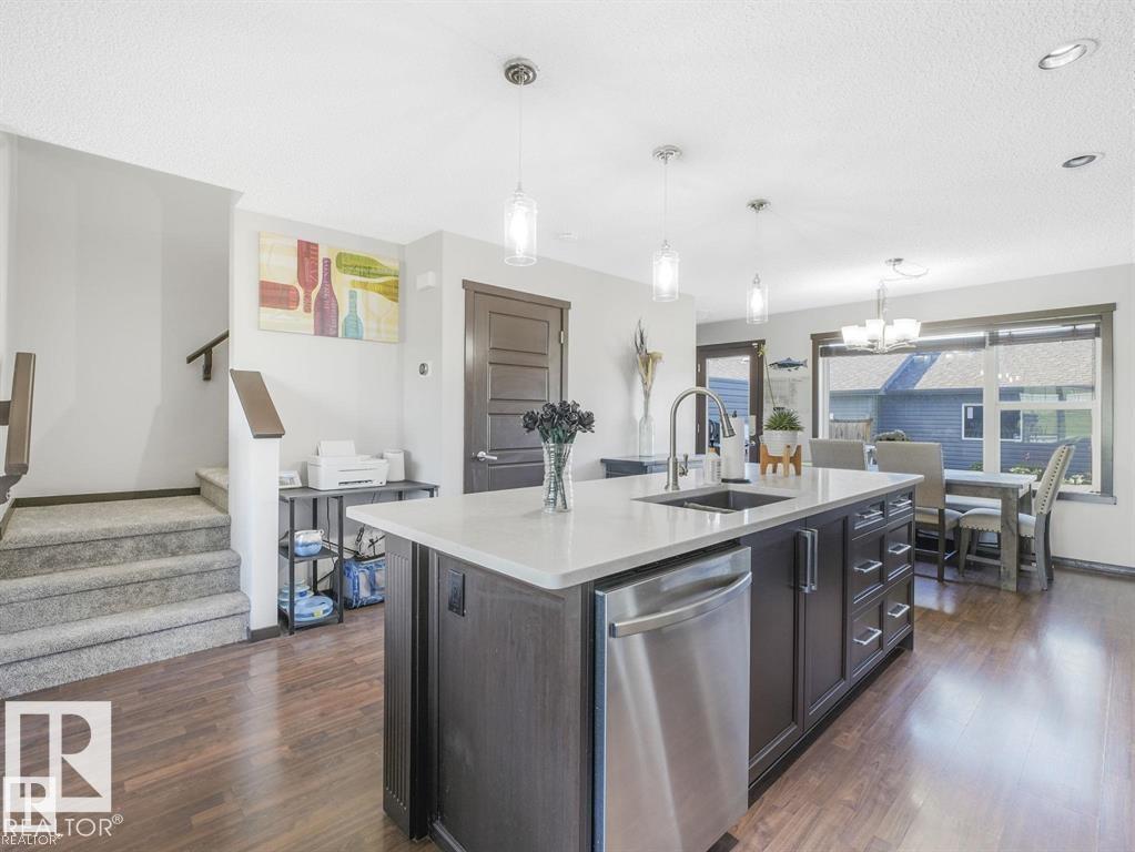 Photo 49 of 2954 18 A Av Nw, Edmonton AB