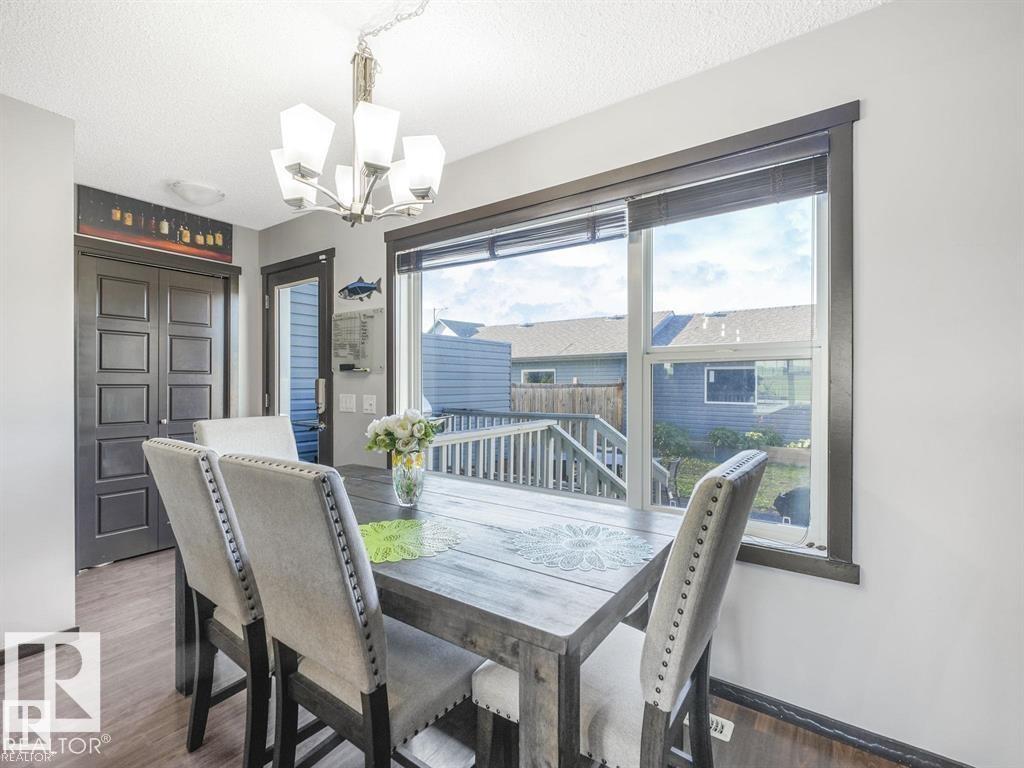 Photo 13 of 2954 18 A Av Nw, Edmonton AB