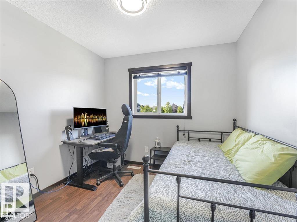 Photo 33 of 2954 18 A Av Nw, Edmonton AB