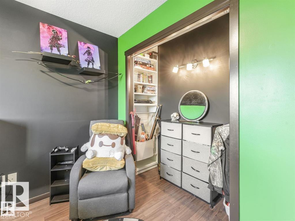 Photo 31 of 2954 18 A Av Nw, Edmonton AB