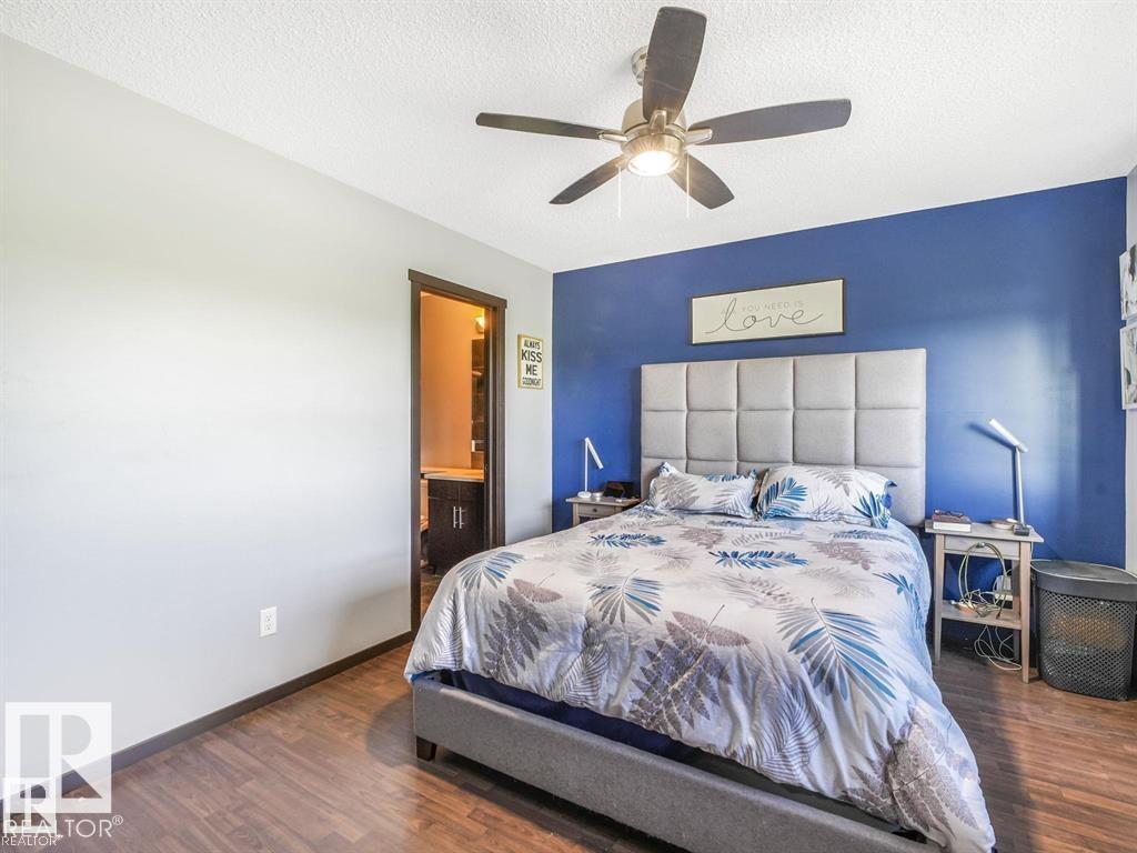Photo 18 of 2954 18 A Av Nw, Edmonton AB