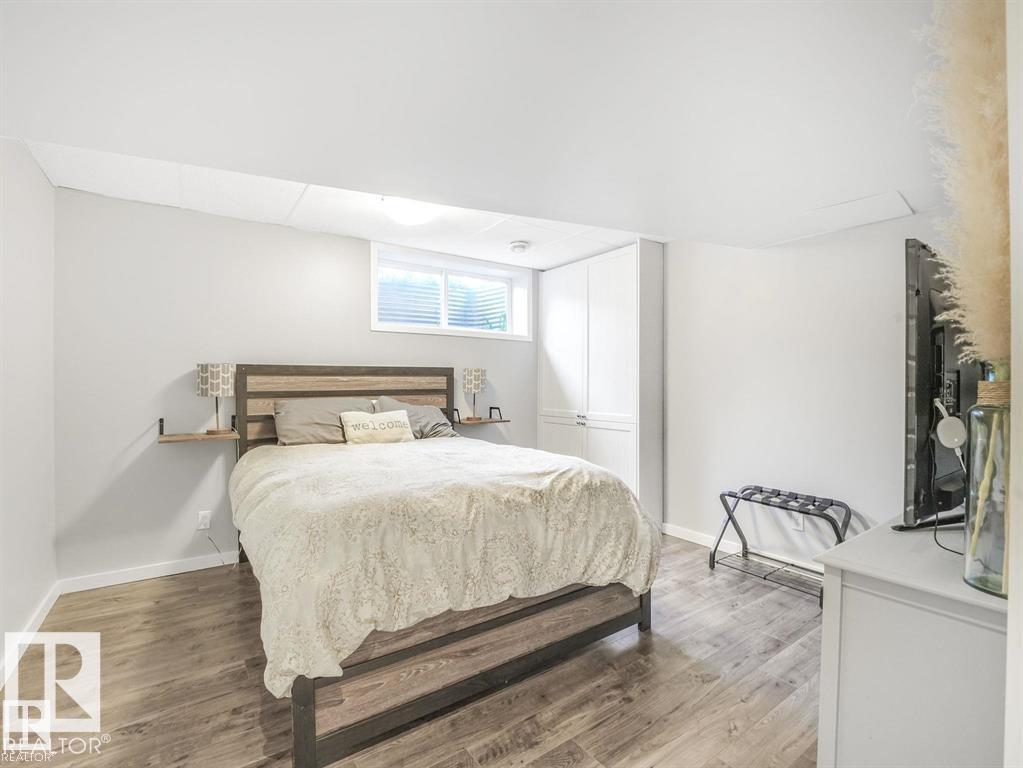 Photo 7 of 2954 18 A Av Nw, Edmonton AB