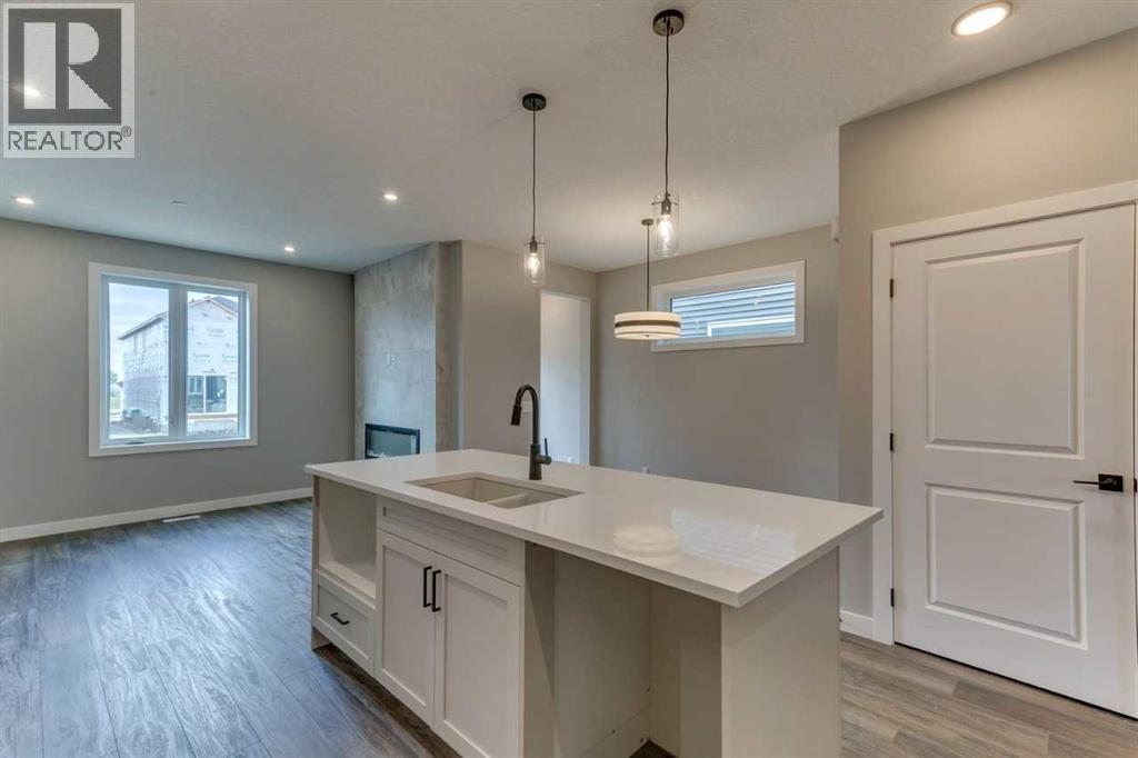 Photo 19 of 469 Hotchkiss Drive Sw, Calgary AB