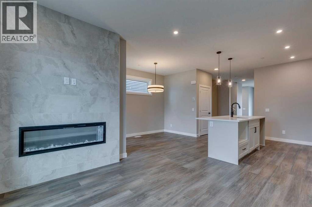 Photo 7 of 469 Hotchkiss Drive Sw, Calgary AB