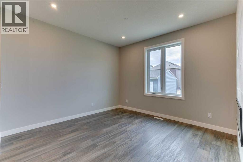 Photo 28 of 469 Hotchkiss Drive Sw, Calgary AB