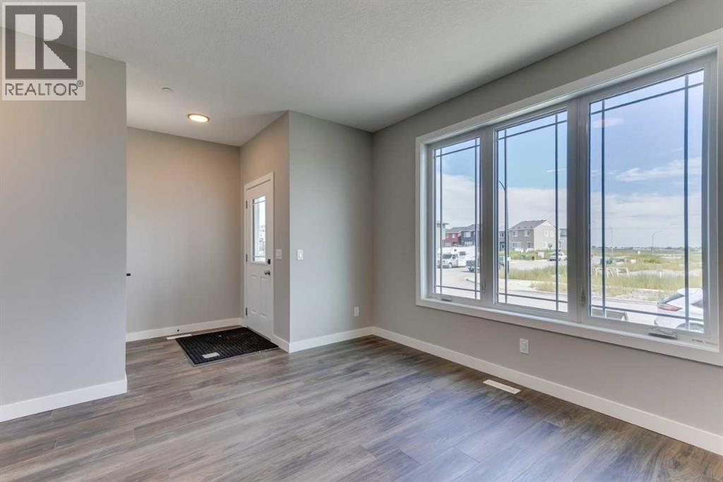 Photo 24 of 469 Hotchkiss Drive Sw, Calgary AB