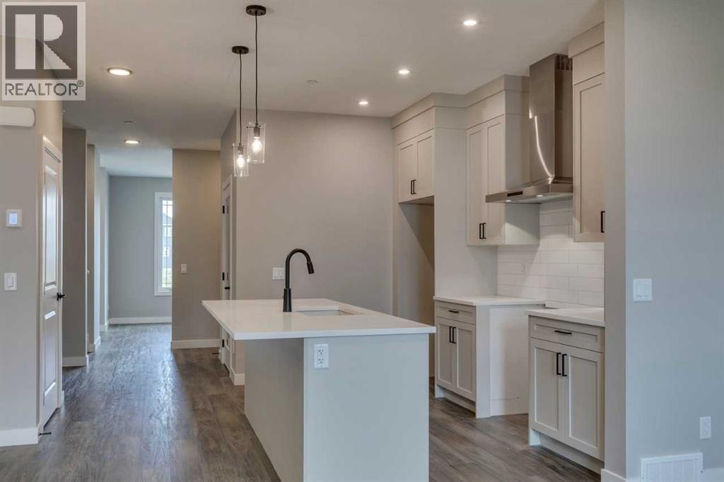 Photo 30 of 469 Hotchkiss Drive Sw, Calgary AB