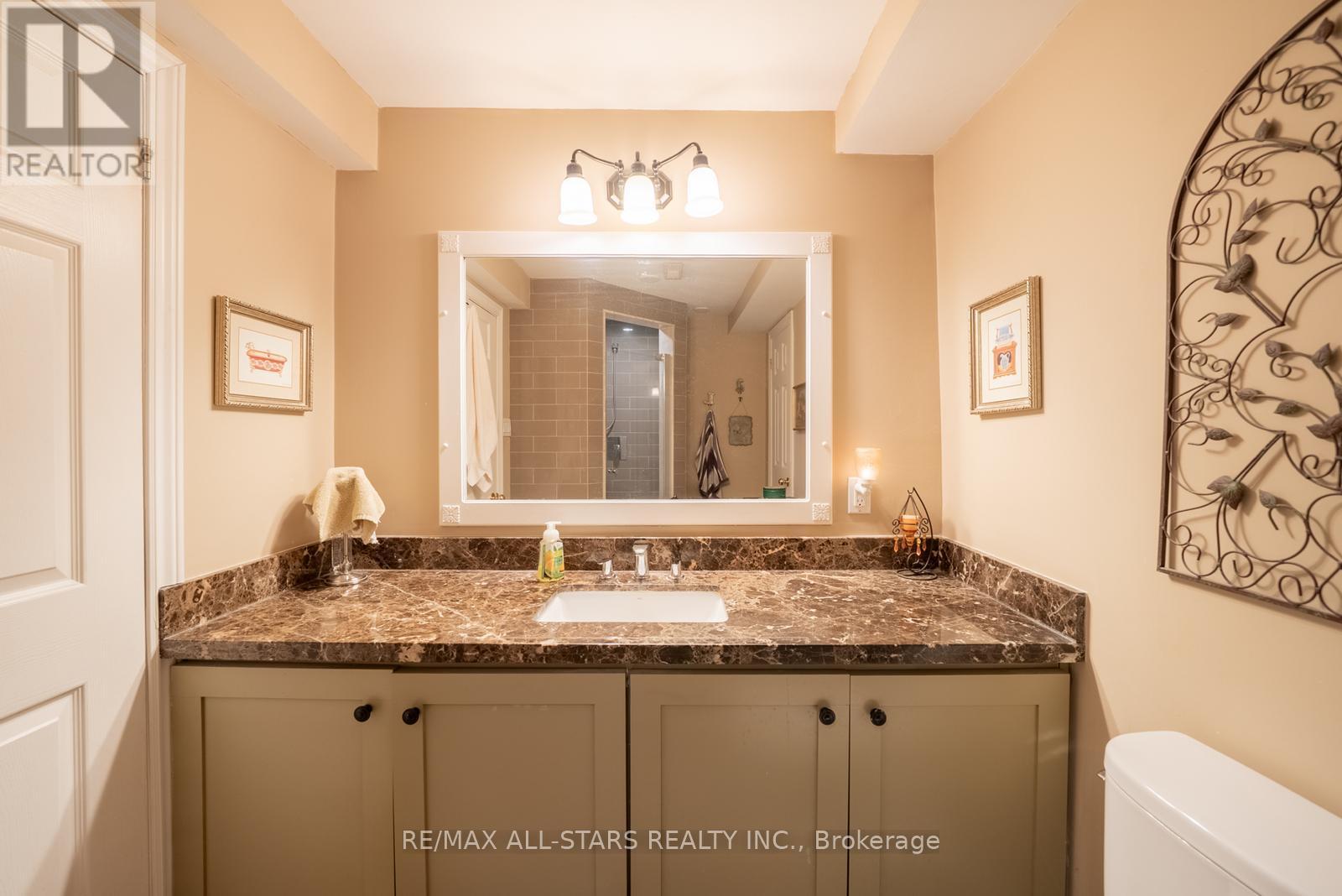 Photo 30 of 150 Park Drive, Whitchurchstouffville ON