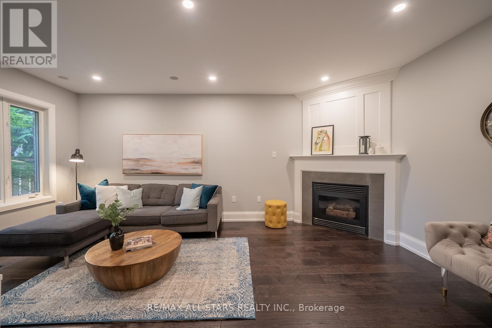 Photo 13 of 150 Park Drive, Whitchurchstouffville ON