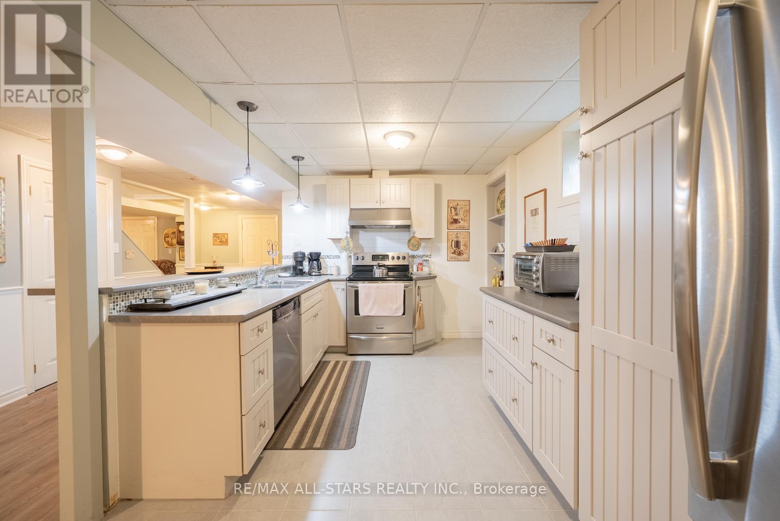 Photo 32 of 150 Park Drive, Whitchurchstouffville ON
