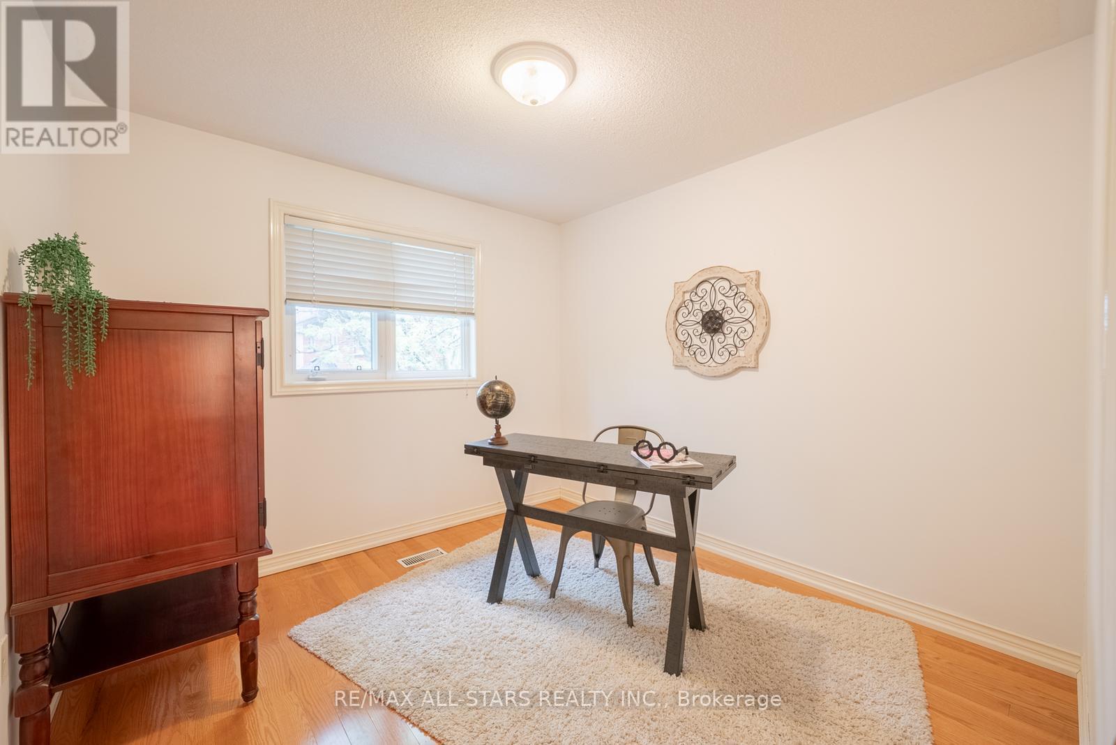 Photo 24 of 150 Park Drive, Whitchurchstouffville ON