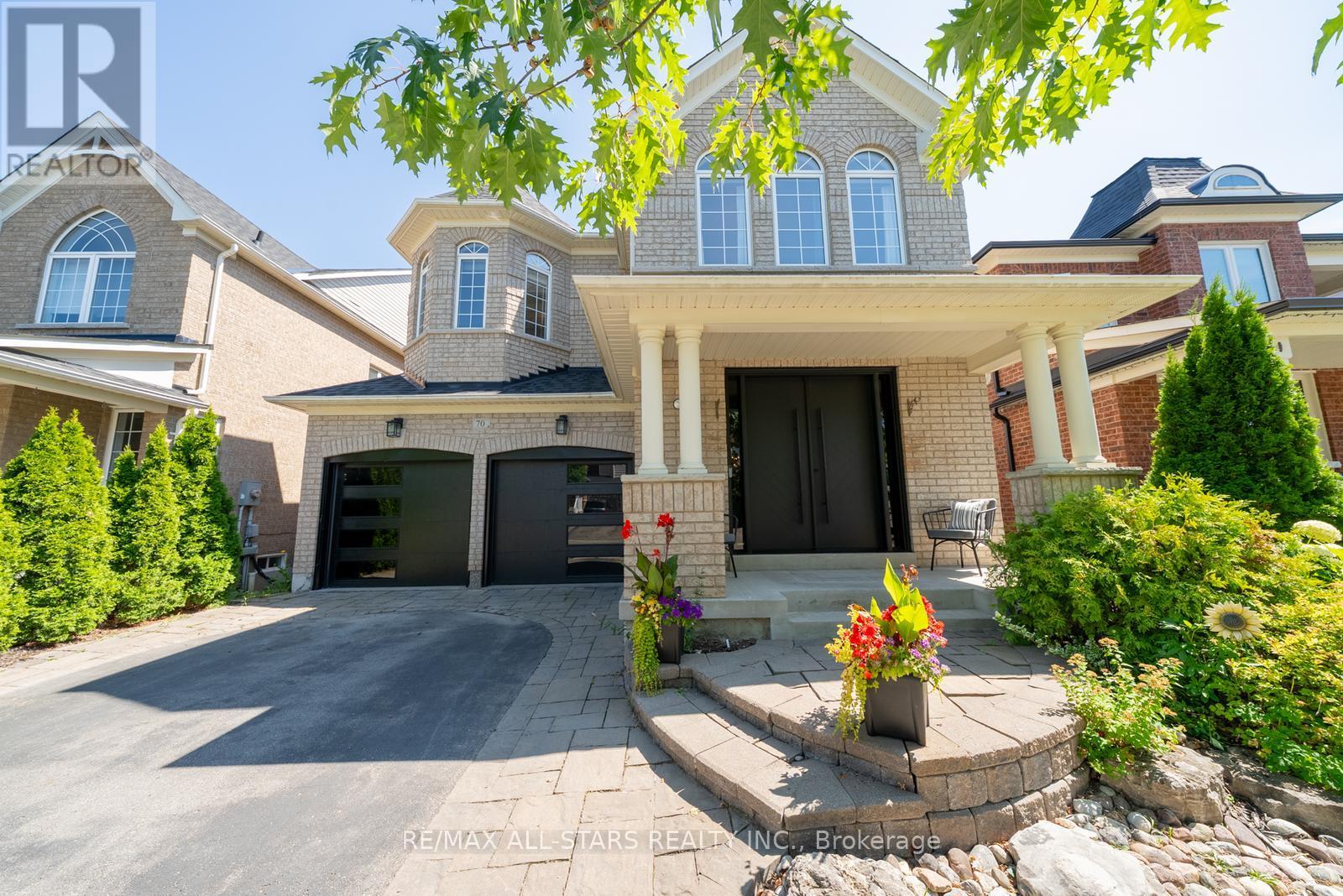 Photo 31 of 70 Isabella Garden Lane, Whitchurchstouffville ON