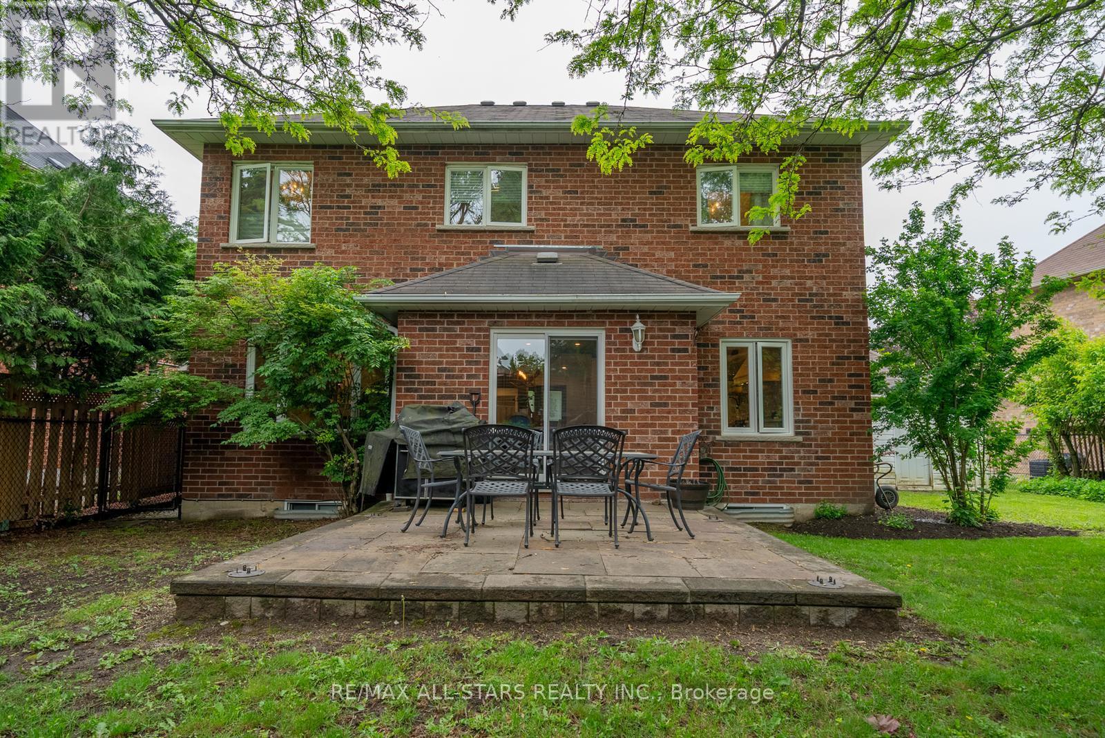Photo 38 of 150 Park Drive, Whitchurchstouffville ON