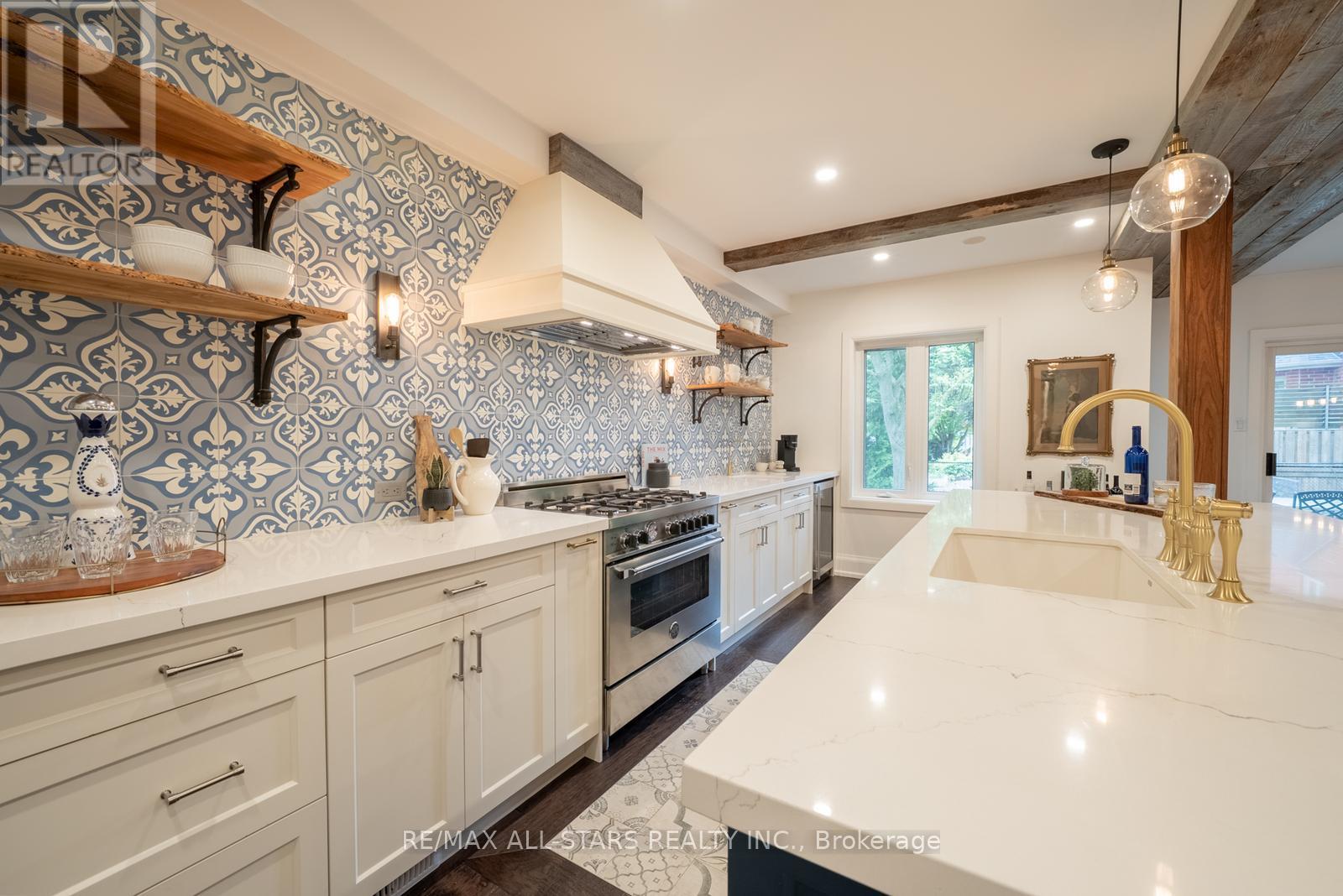 Photo 8 of 150 Park Drive, Whitchurchstouffville ON
