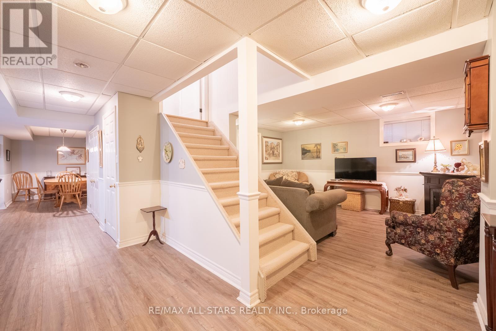 Photo 27 of 150 Park Drive, Whitchurchstouffville ON