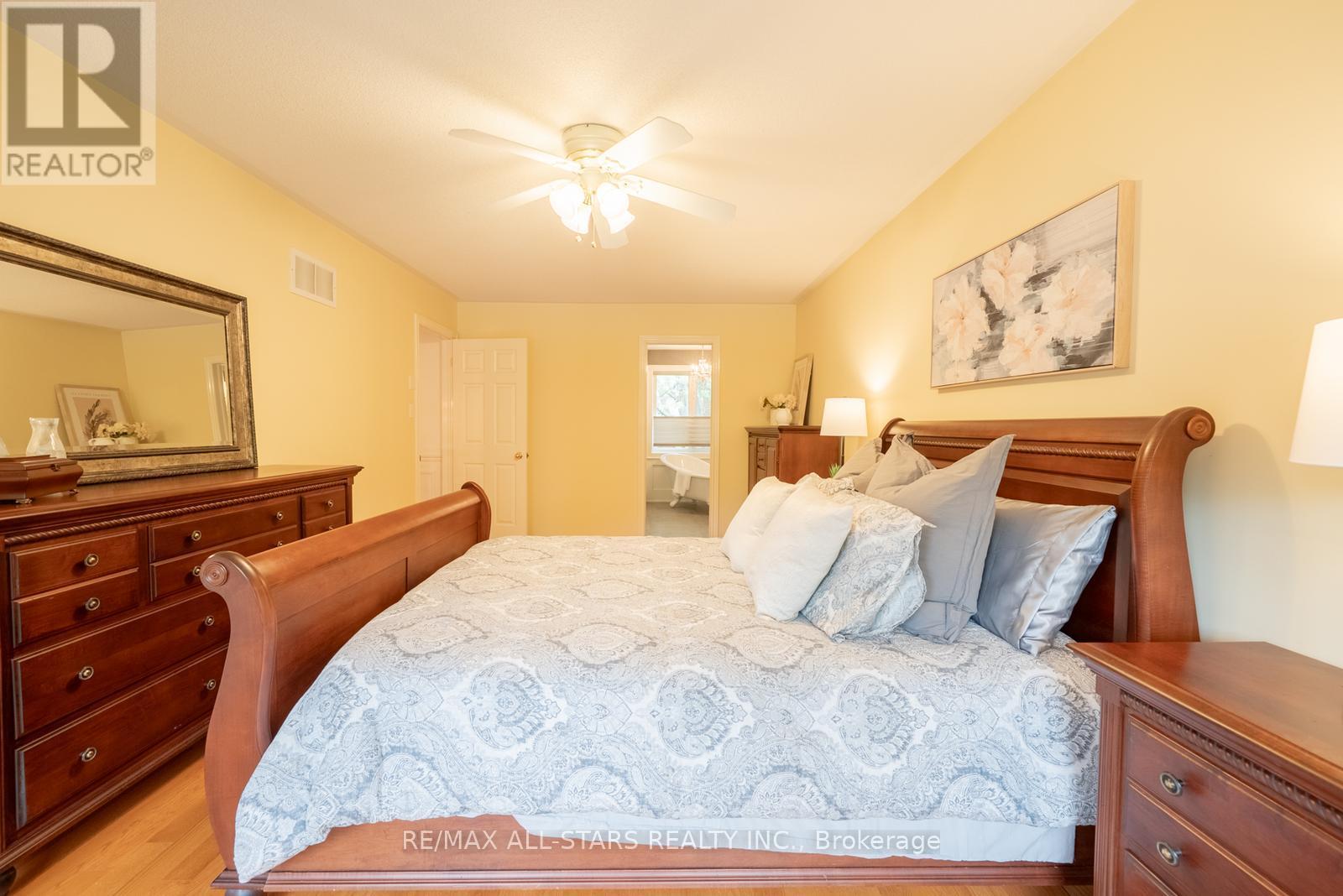 Photo 18 of 150 Park Drive, Whitchurchstouffville ON