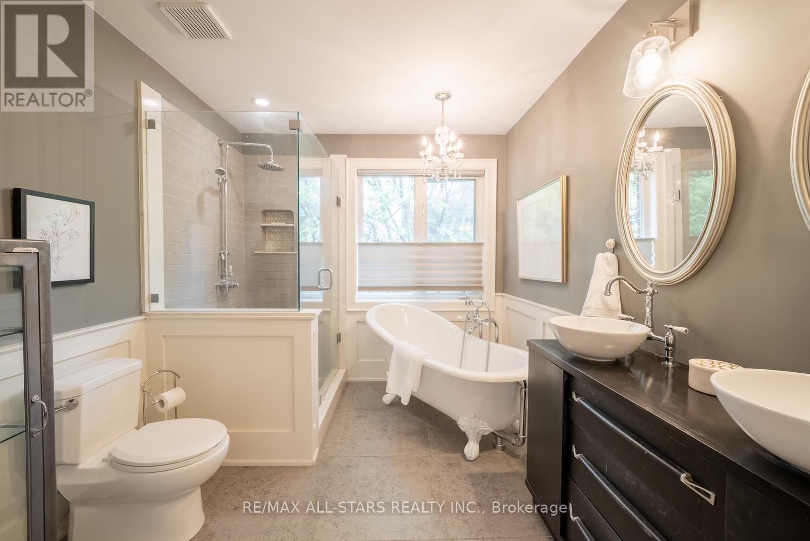 Photo 19 of 150 Park Drive, Whitchurchstouffville ON