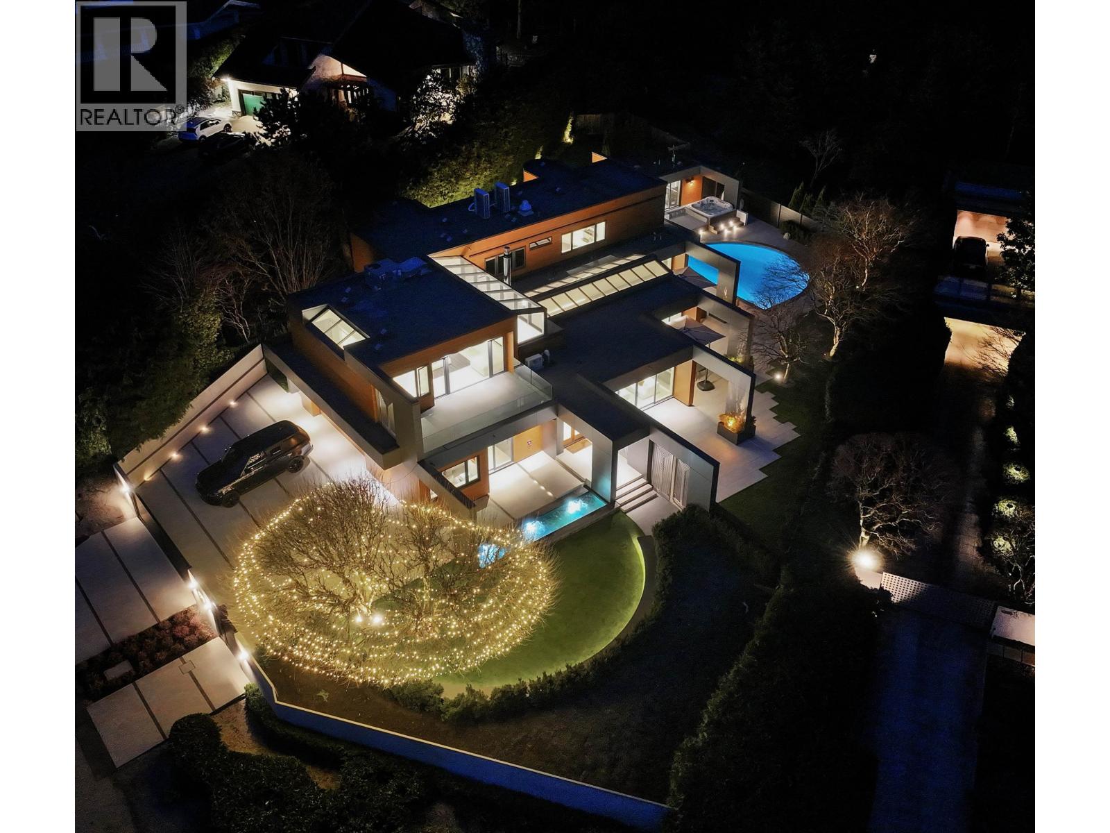 Photo 4 of 4278 Rockridge Place, West Vancouver BC