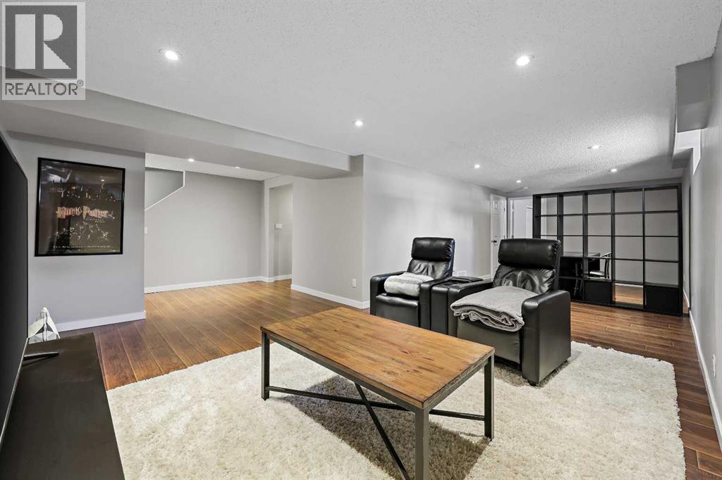 Photo 1 of 5476 Dalrymple Crescent Nw, Calgary AB