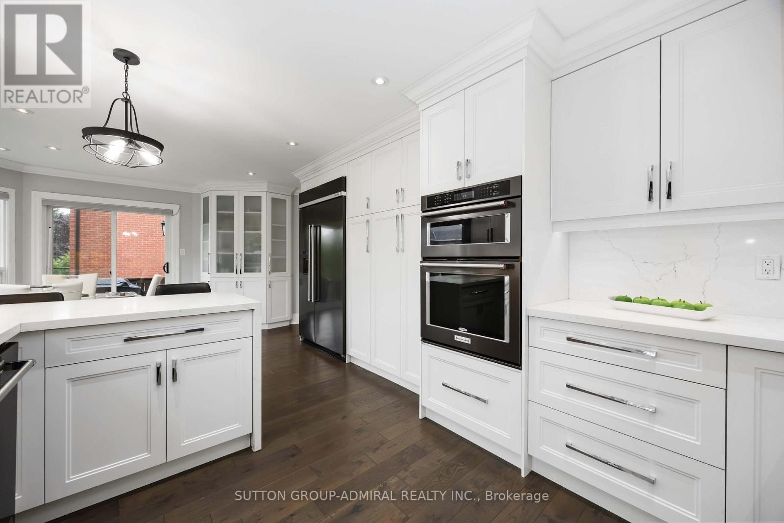 Photo 15 of 455 Doyle Court, Newmarket ON