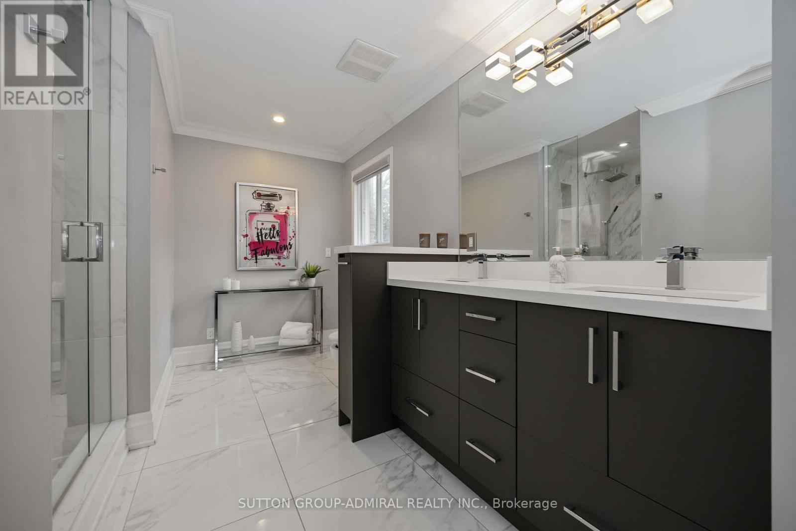 Photo 7 of 455 Doyle Court, Newmarket ON