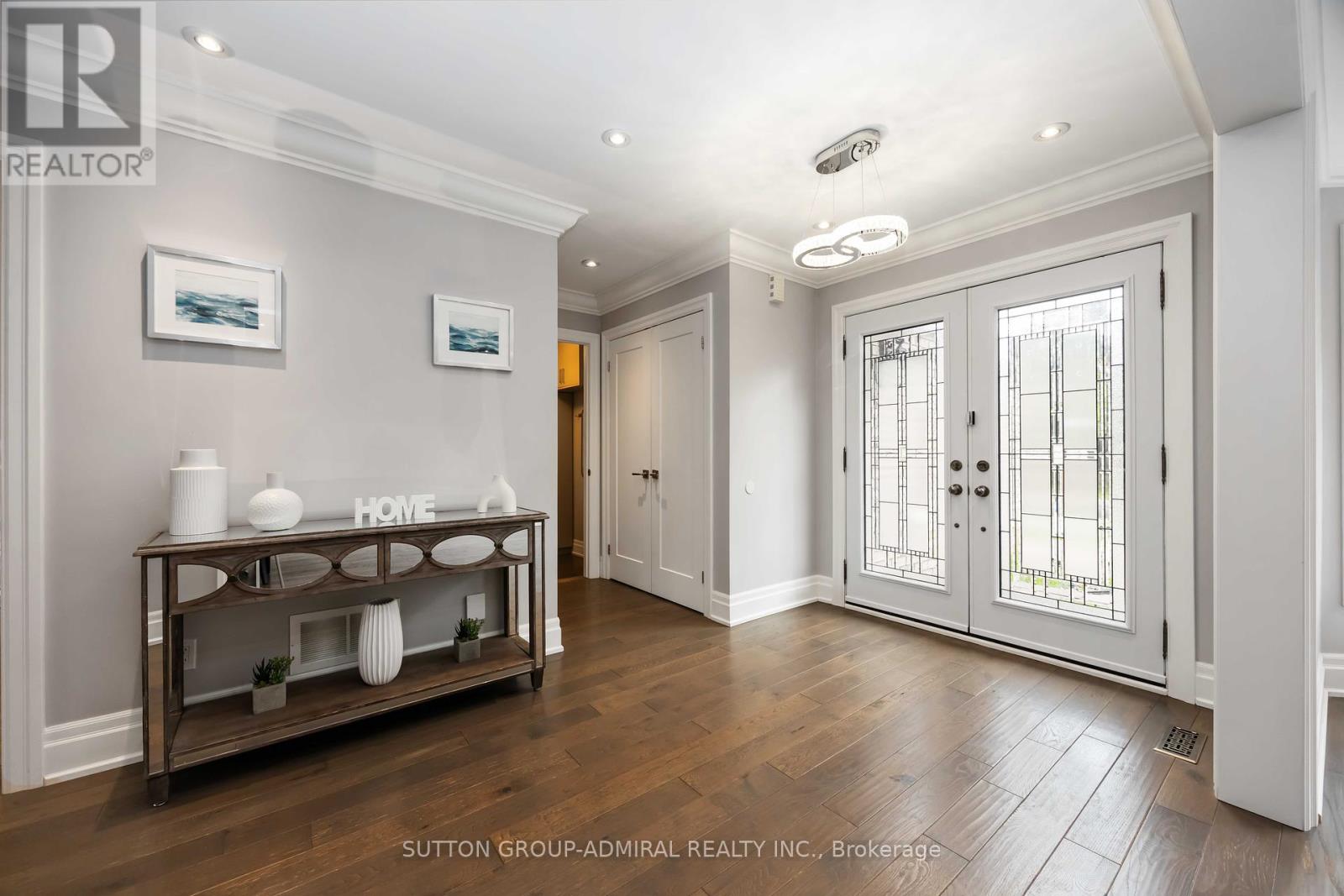 Photo 26 of 455 Doyle Court, Newmarket ON